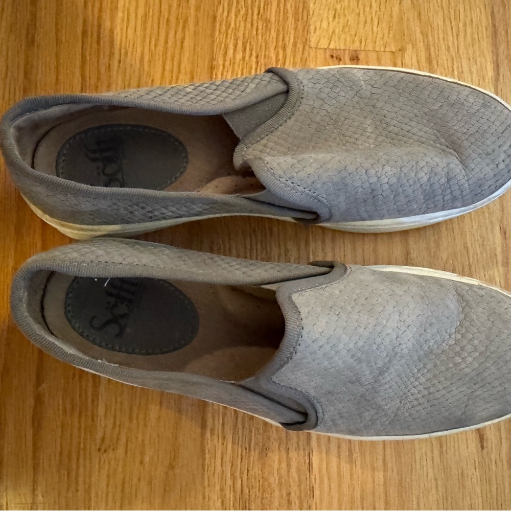 Sofft Taupe Textured Slip-On Loafers